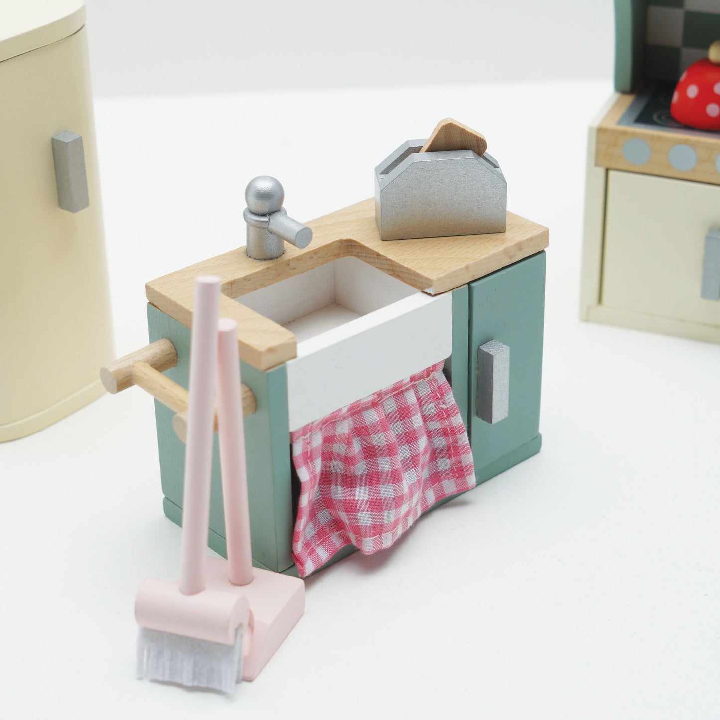 Wooden Dolls house Kitchen Furniture (Classic) - KiDSiE