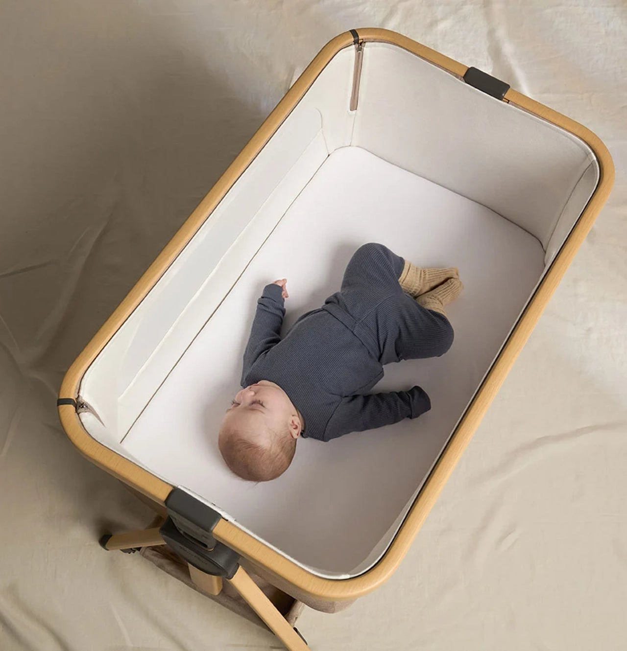 Lunar Bedside Crib